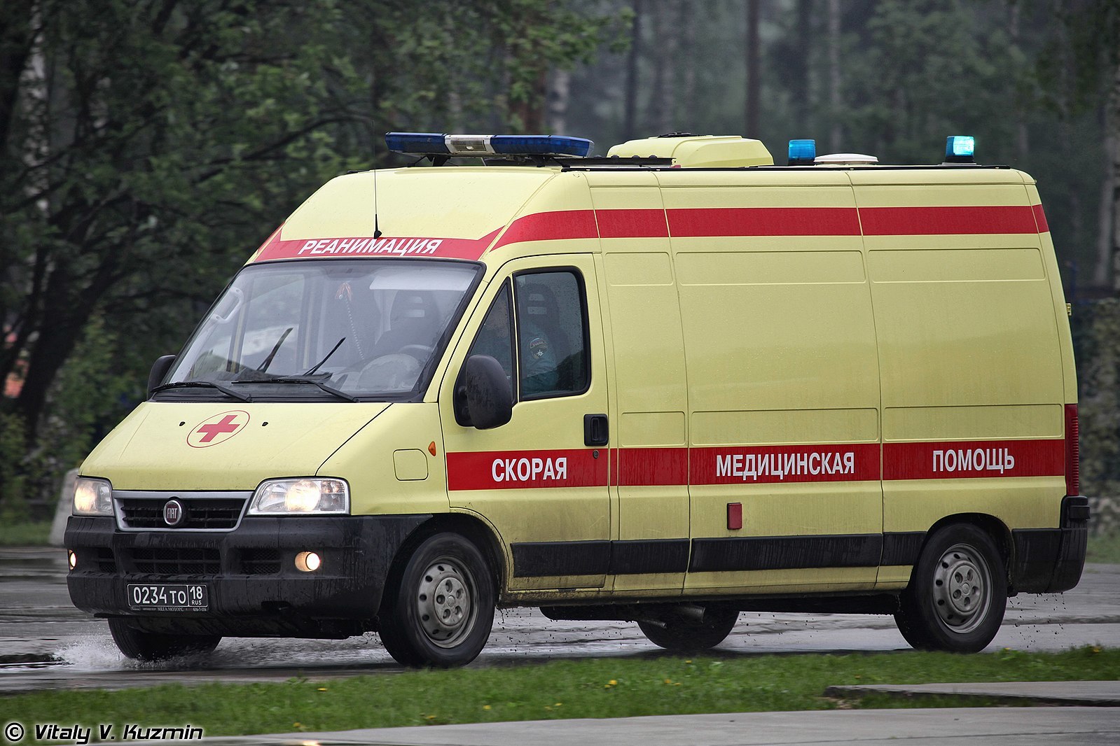 В Белгородской области под удар украинских дронов попали автомобили, а также пострадало 40 человек