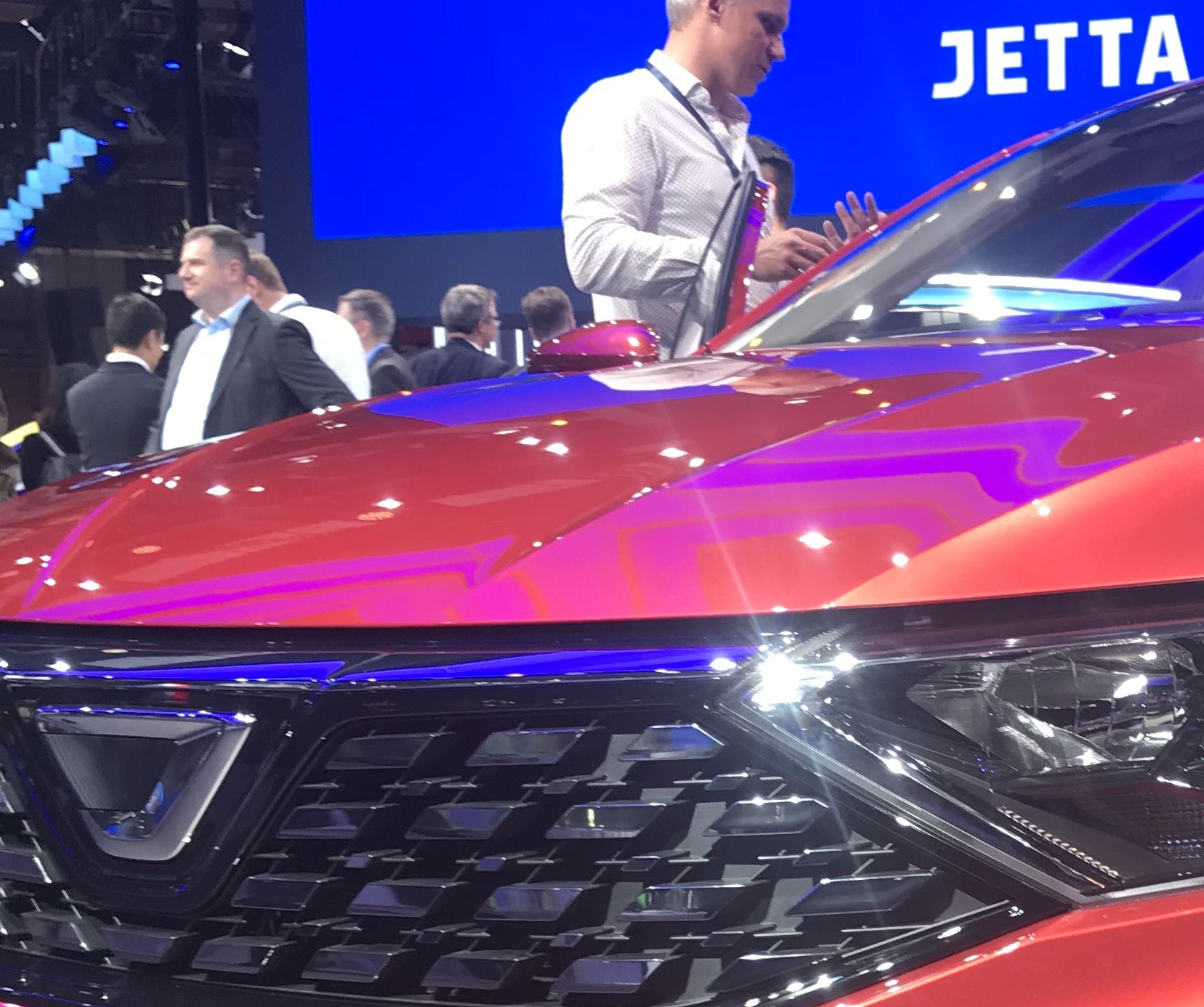 Газета.Ру: в России начнутся официальные продажи автомобилей Jetta VA3