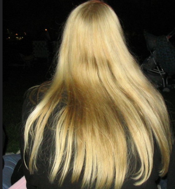 Трихолог Курская сообщила, какое количество выпадающих волос считается нормой
