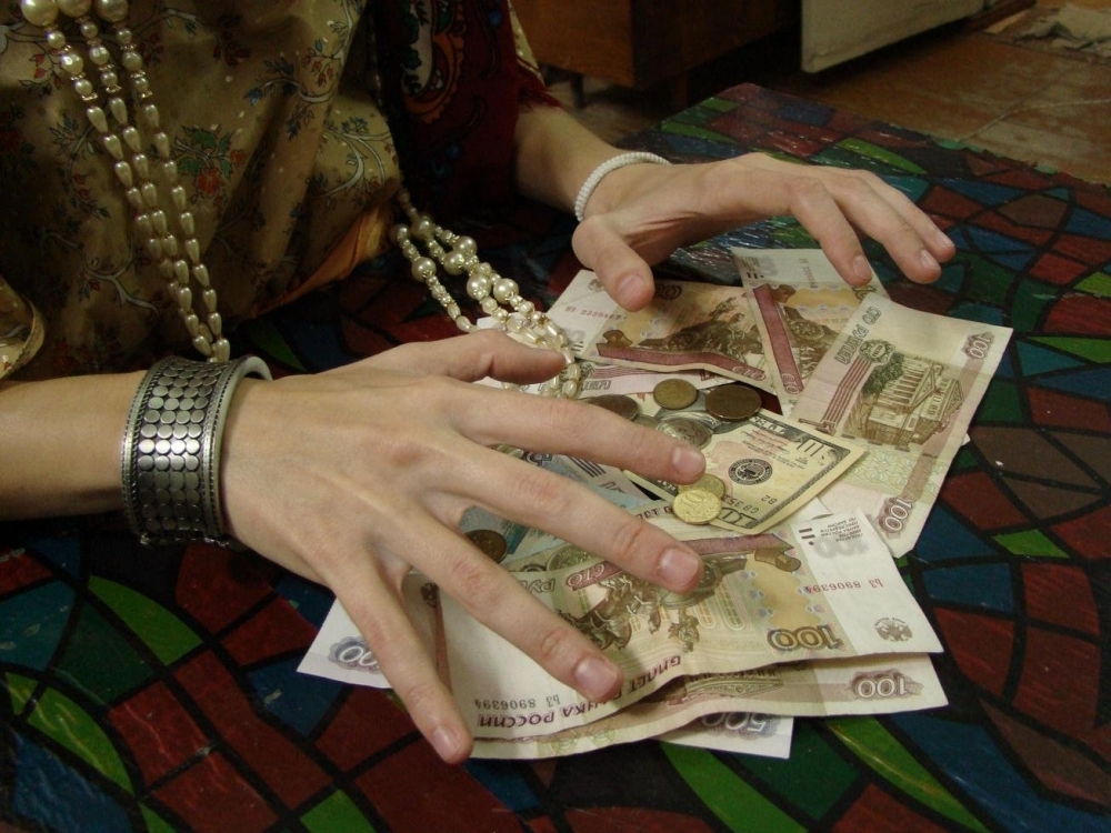 Пенсионеры отдали 300 тыс. рублей