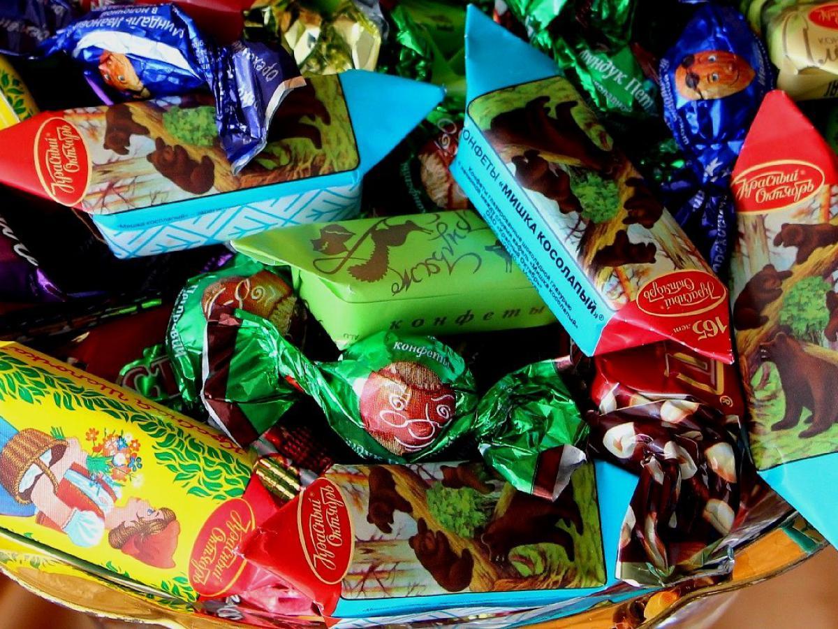 Врач Неронов: Отказываться от употребления конфет вообще — это неправильно