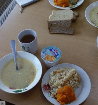 «Жирно будет»: ученикам школы №411 выдали обед с урезанными порциями. 9854.png