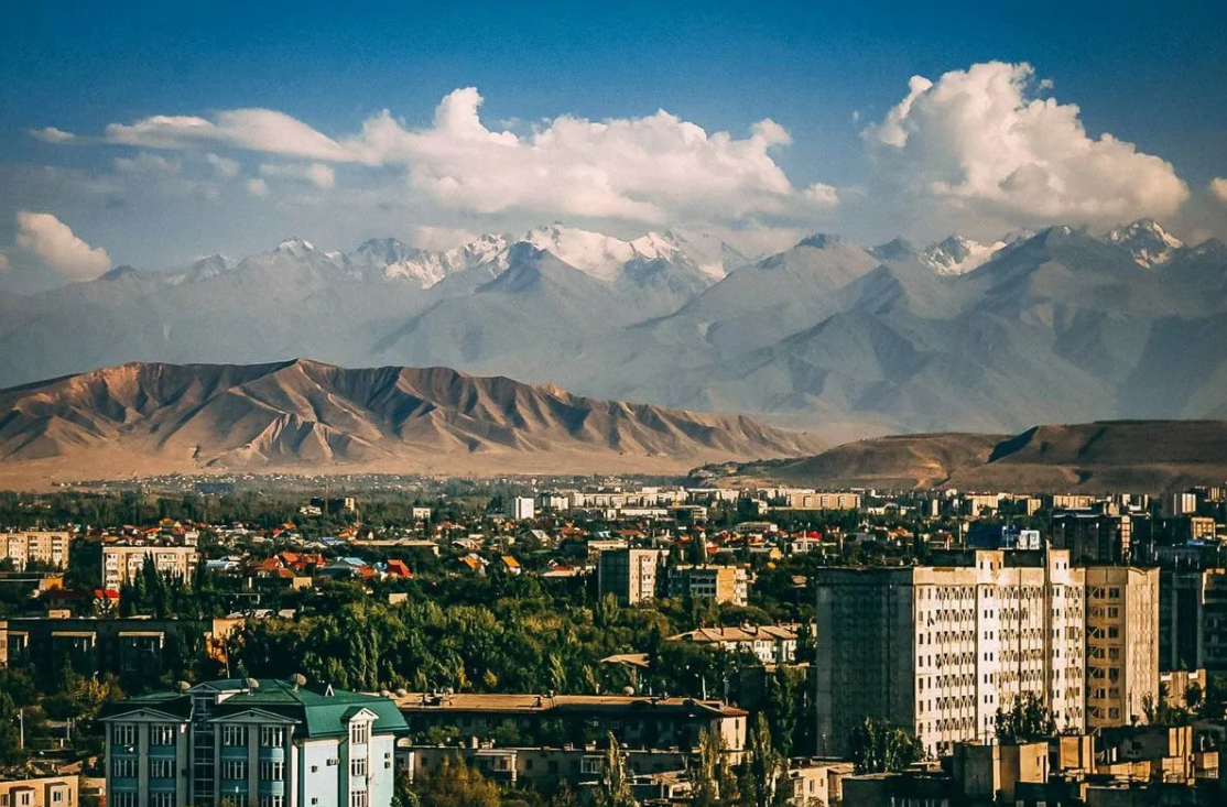 Киргизия принимает закон об НКО, который взволновал США