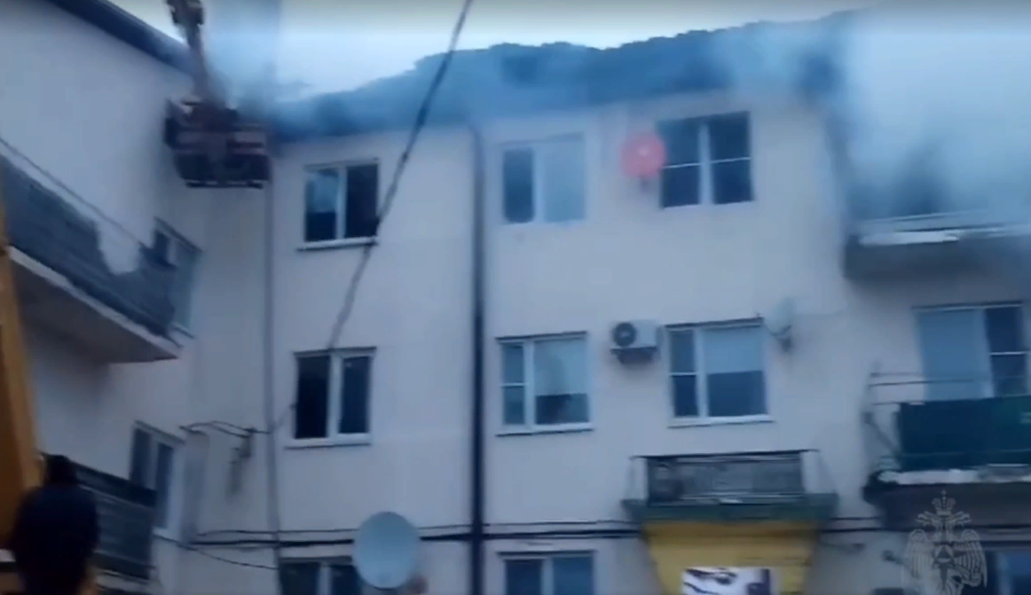 Пожар в многоквартирном доме Ростовской области локализован
