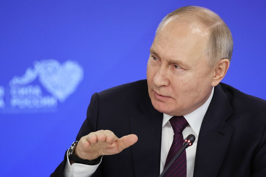 Путин сообщил, что с этого года МРОТ вырастет