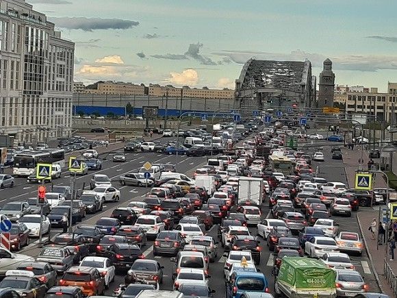 Эксперт Гусев назвал причины транспортного коллапса 1 сентября