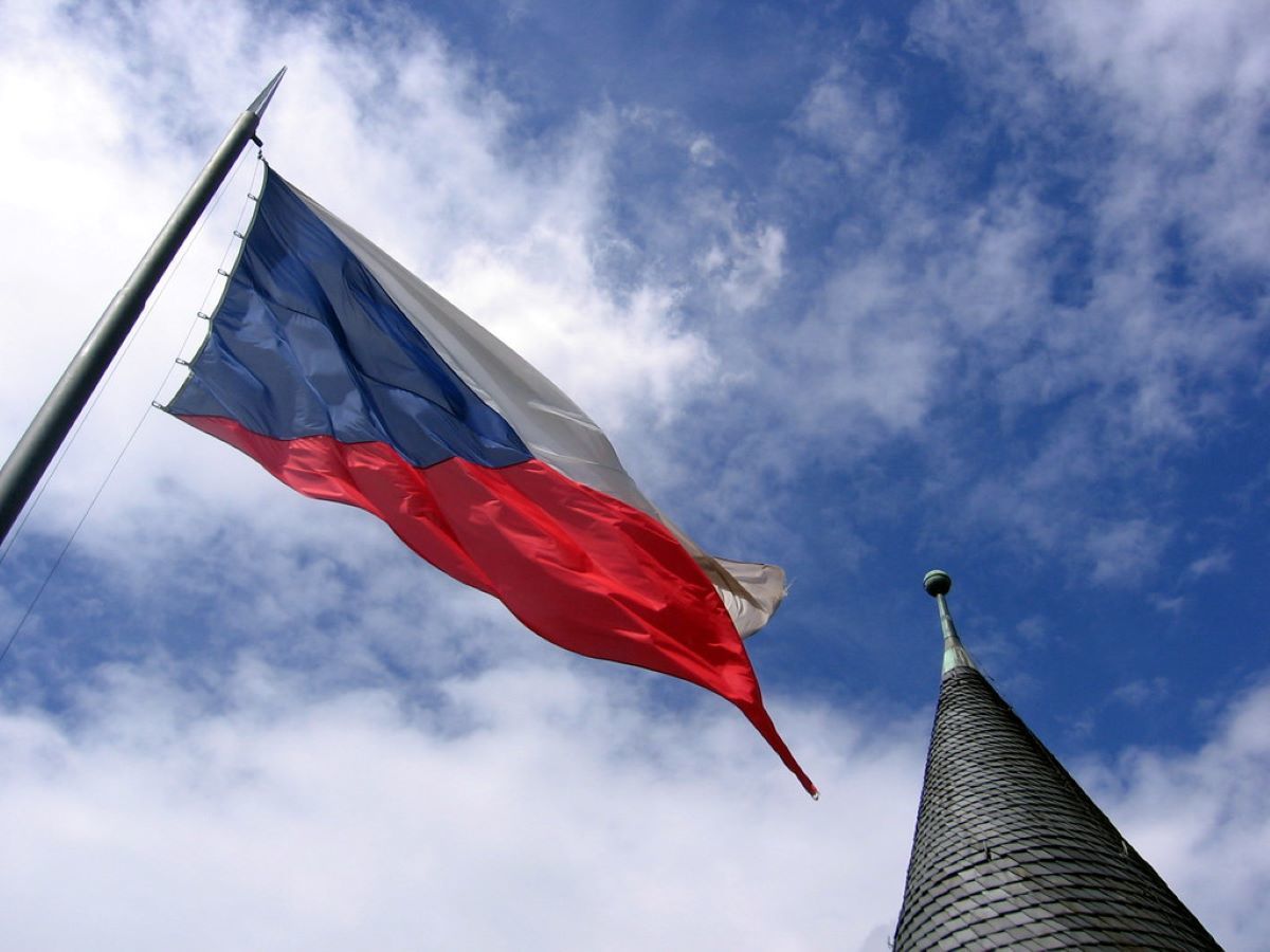 В Чехии заявили о невозможности поставок оружия с армейский складов на Украину
