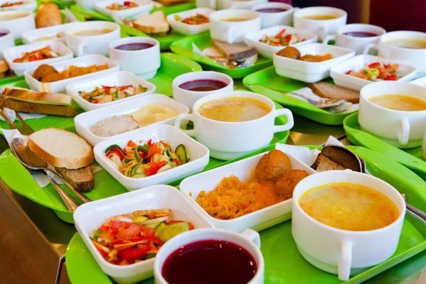 Спасёт ли красота обед? Родители не всегда довольны подачей блюд в школьных столовых