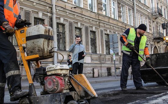 Администрация Беглова игнорирует жалобы горожан на ненадлежащее качество дорог в Петербурге