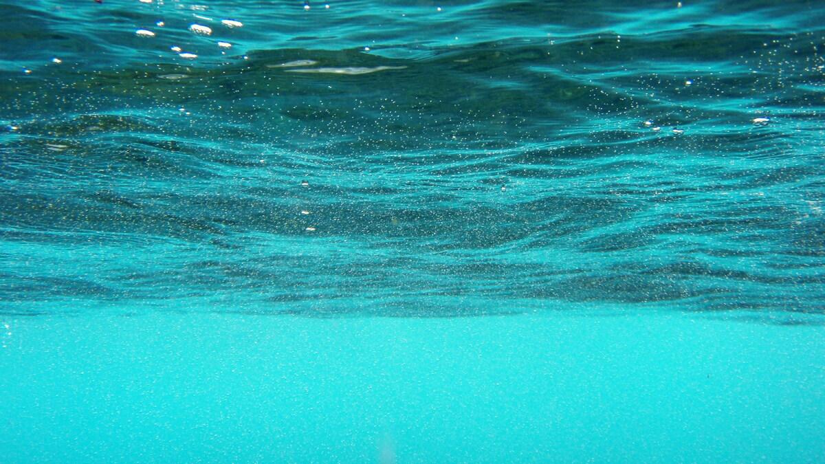 Прозрачная вода