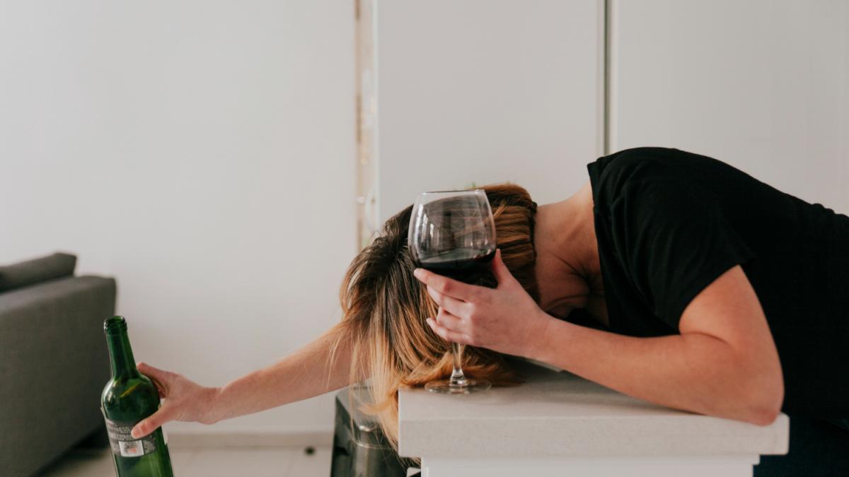 Проблема женского алкоголизма