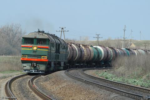 В Еврейской автономной области сошли с рельсов шесть цистерн с дизельным топливом