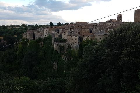 В часе от Рима скрывается деревня из вулканического камня — туристы о ней почти не знают