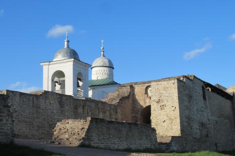 Изборск - один из древнейших городов России: история, крепость и Словенские ключи