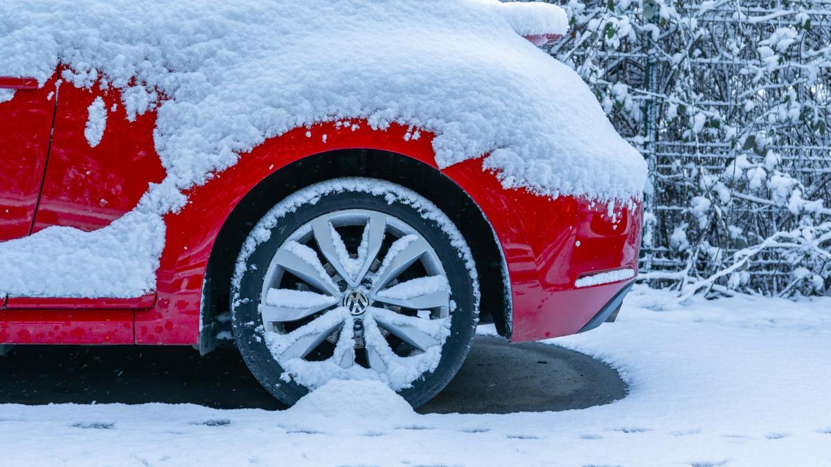 Автомобиль в снегу