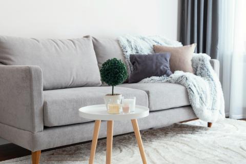 Трение пятна заставляет загрязнение расползаться по ковру — House Digest