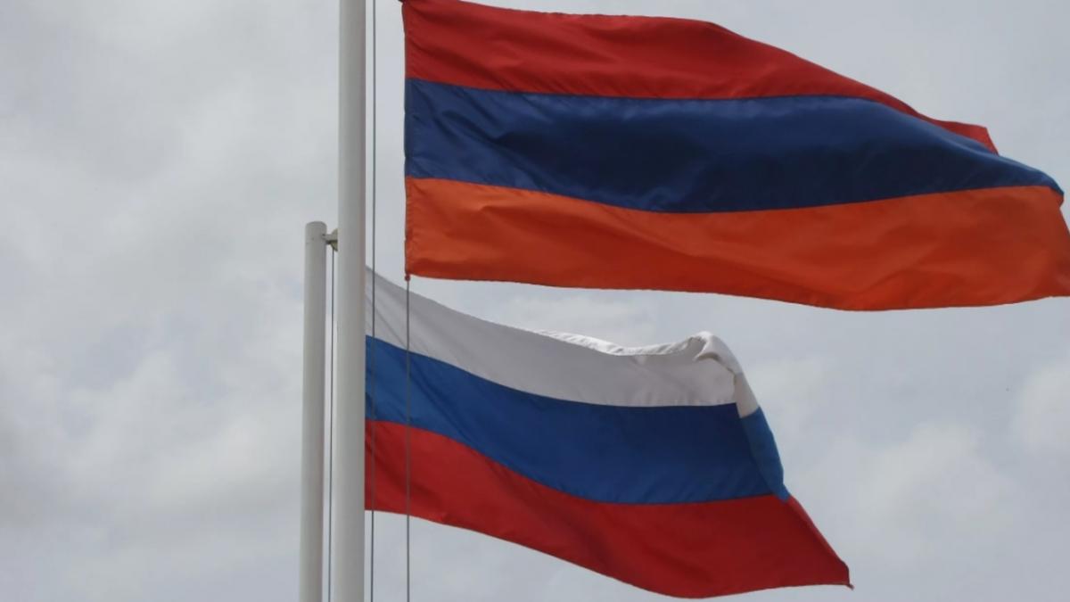Флаг Армении и России Флаг Армении и России