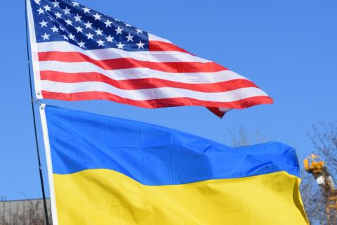 Недоверие к США на Украине выросло с 24% до 52% за год — КМИС