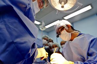 В Кабардино-Балкарии хирурги удалили гигантскую опухоль желудка у пациентки