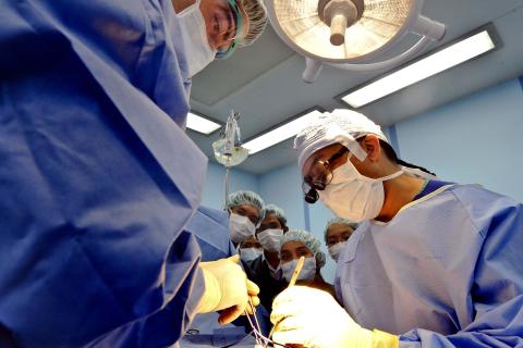 В Кабардино-Балкарии хирурги удалили гигантскую опухоль желудка у пациентки