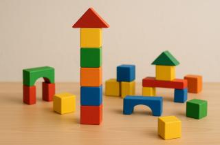 Достала пластиковые стаканчики — превратила дом в игровую площадку