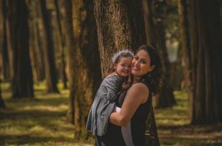 В Петербурге открыли выставку картин, которые написаны мамами в минуты тишины