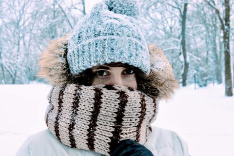 Рост риска воспаления уха без шапки подтвердили отоларингологи