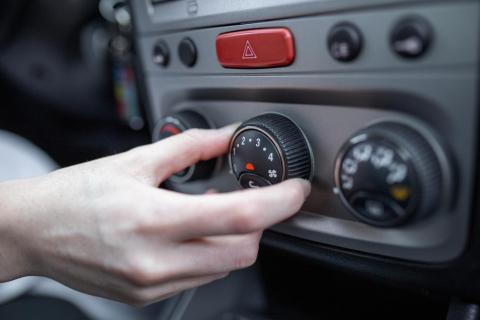 Кондиционер в автомобиле без чистки за год становится источником бактерий