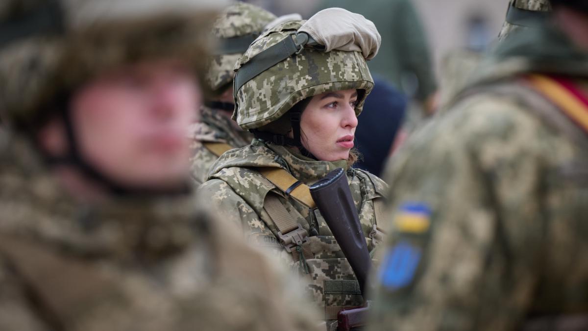 President awarded Ukrainian defenders and presented battle flags to military units. (52709456738) President awarded Ukrainian defenders and presented battle flags to military units. (52709456738)