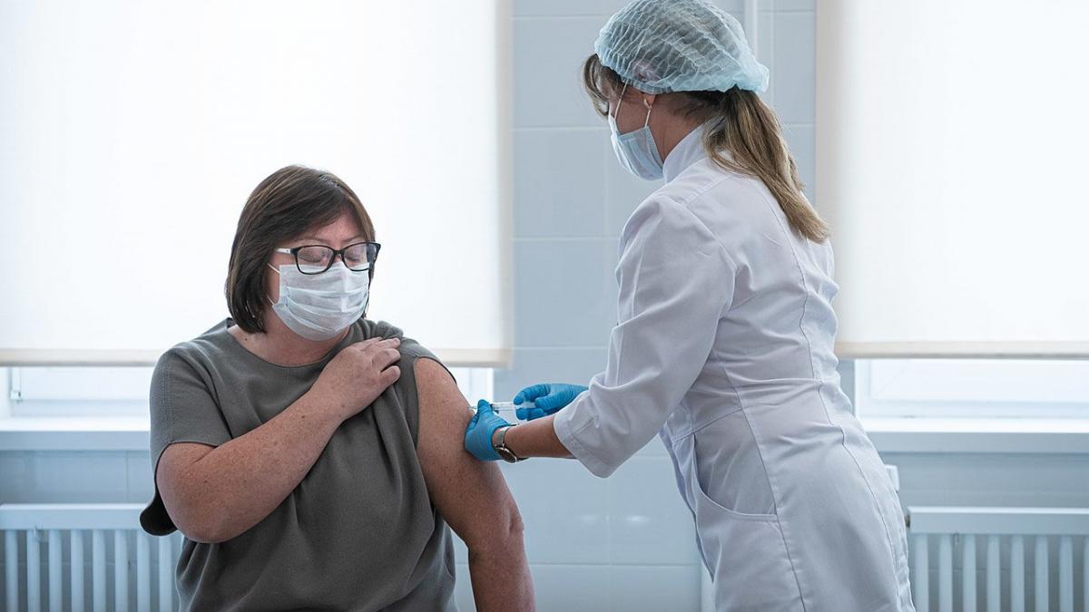 Вакцинация медицинских работников Москвы от COVID-19 Вакцинация медицинских работников Москвы от COVID-19
