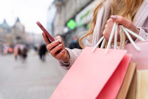 Рост импульсивных покупок связали с тревожностью психотерапевты