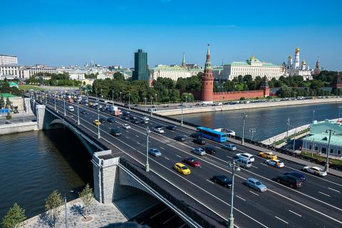 ГИБДД: штраф за обгон на мосту составляет 5000 рублей