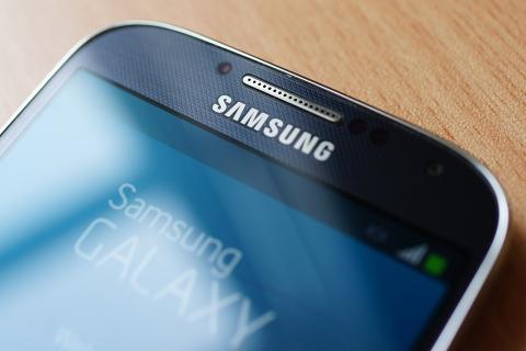 После обновления One UI 8 смартфоны Samsung в России перестали включаться — Baza