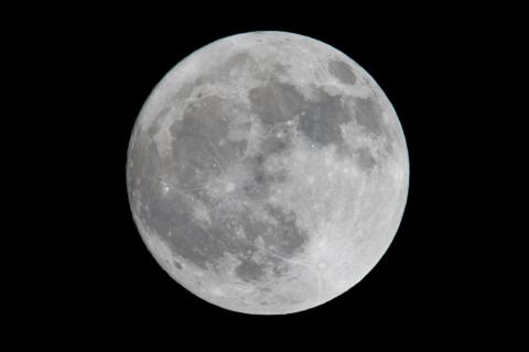 Космический странник 2024 YR4 избежал удара: как новые технологии спасли Луну от катастрофы