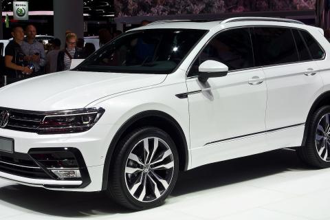 Цены на Volkswagen Tiguan R-Line 2025 года в Индии снизились на 276 тысяч рублей