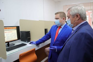 Донской губернатор оценил миллеровский центр поддержки бизнеса