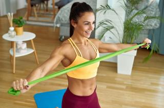 Резинка помогает безопасно наращивать мышечную массу — Хосе Курраладас