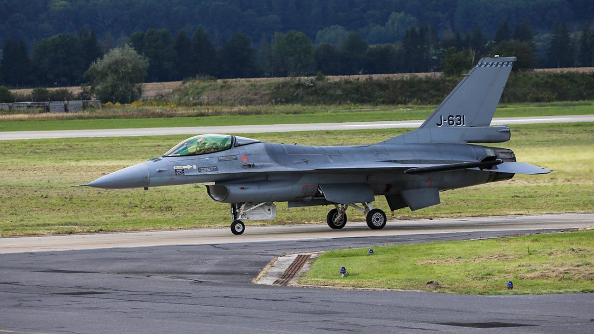 Истребитель F-16