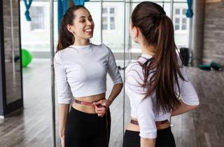 Теперь покупаю только такие спортивные брюки — ни мороки, ни мокрых подолов