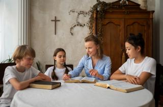 Социальная поддержка помогает повысить осмысленность жизни у религиозных и духовных людей — исследование