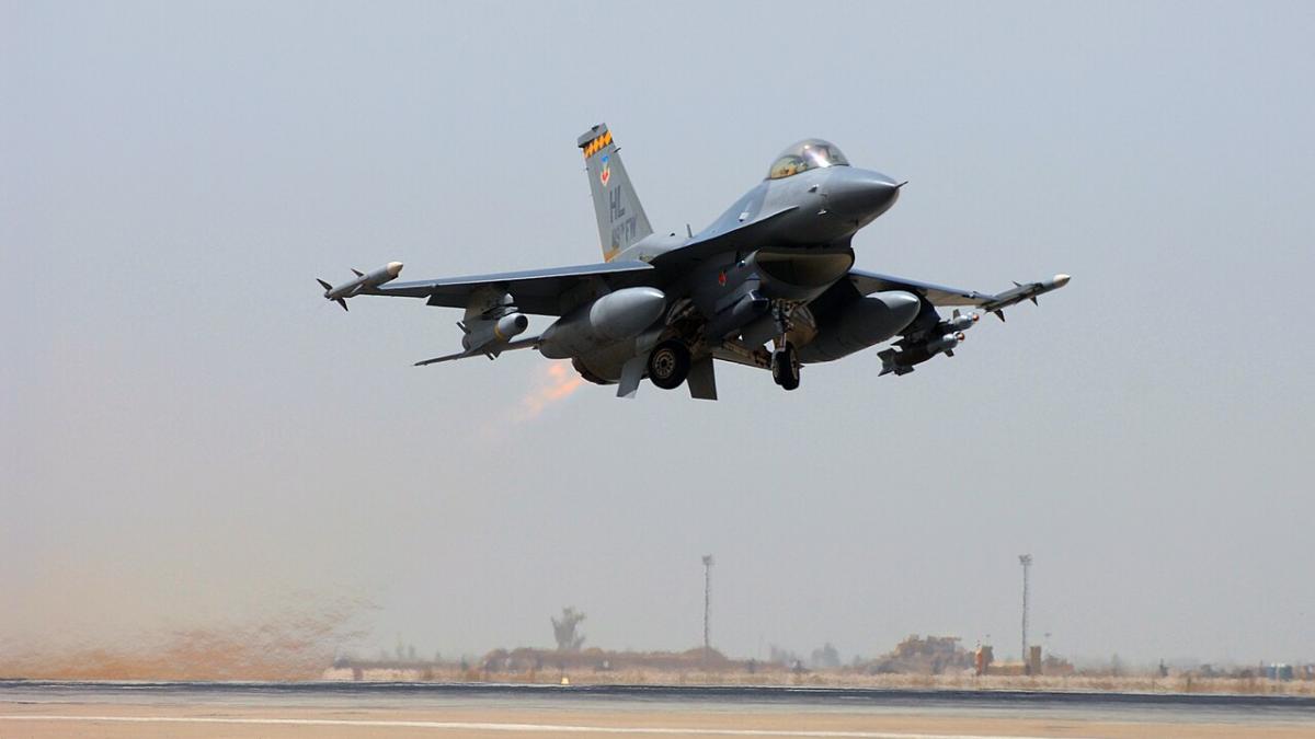 Румыния утвердила условия для подготовки украинских пилотов на F-16 Румыния утвердила условия для подготовки украинских пилотов на F-16