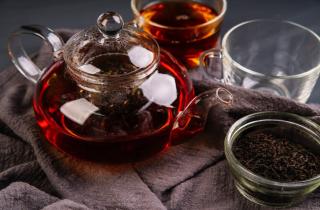 Катехины и кофеин в чае повышают термогенез и активность метаболизма