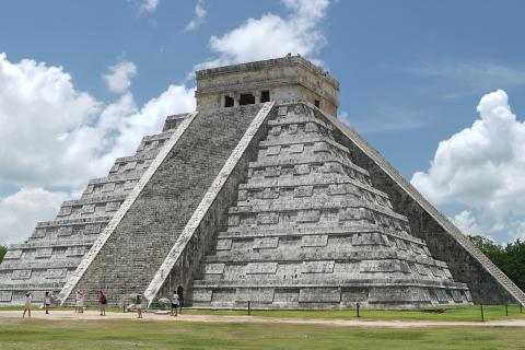 Коллапс майя был вызван не только засухой, но и социальными и экономическими факторами — Бенджамин Гвиннет