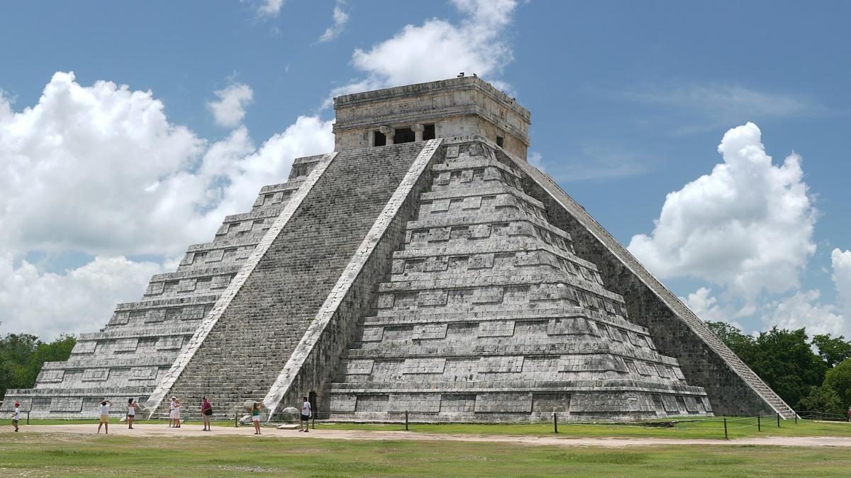 Чичен-Ица, пирамиа