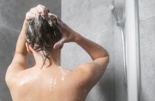 Бактерии, вызывающие запах, активируются при повышенной влажности и потоотделении — Sciences