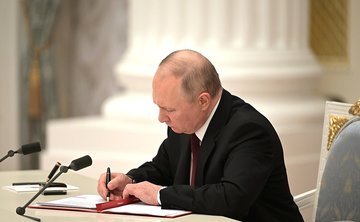 Путин подписал указ о роспуске правительства