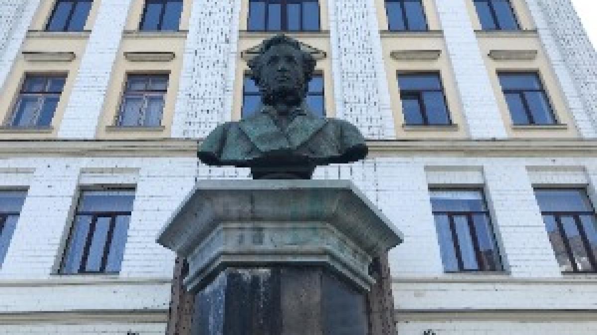 Памятник Пушкину А.С. в Киеве 1 Памятник Пушкину А.С. в Киеве 1