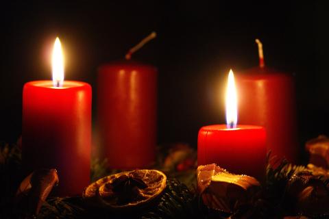 Каждый десерт рассчитан на двоих и готовится из простых ингредиентов — муки, яиц, сахара и шоколада Каждый десерт рассчитан на двоих и готовится из простых ингредиентов — муки, яиц, сахара и шоколада