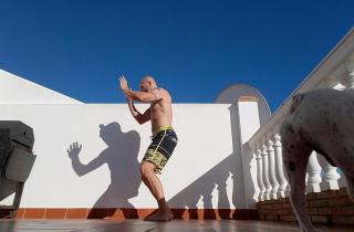 Бурпи и прыжки с хлопком: Mitaila включил упражнения в свою HIIT-программу для жиросжигания