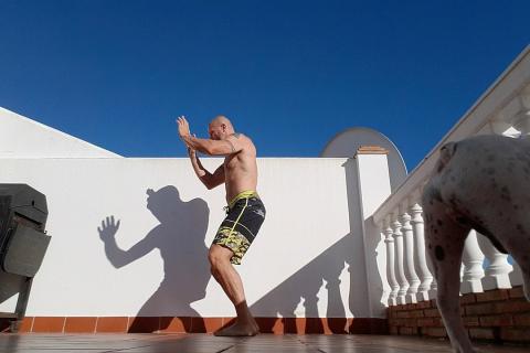 Бурпи и прыжки с хлопком: Mitaila включил упражнения в свою HIIT-программу для жиросжигания Бурпи и прыжки с хлопком: Mitaila включил упражнения в свою HIIT-программу для жиросжигания